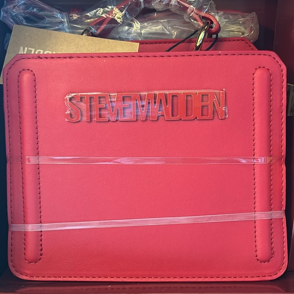 NIB Steve Madden Red (Evelyn) Gift Set - Special Edition - Christmas Gift 🎁 - Picture 6 of 13